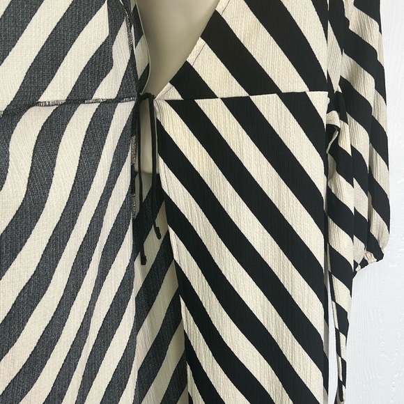 H&M - Black And White Stripe Balloon Long Sleeve Wrap Dress Size Medium - Picture 8 of 12